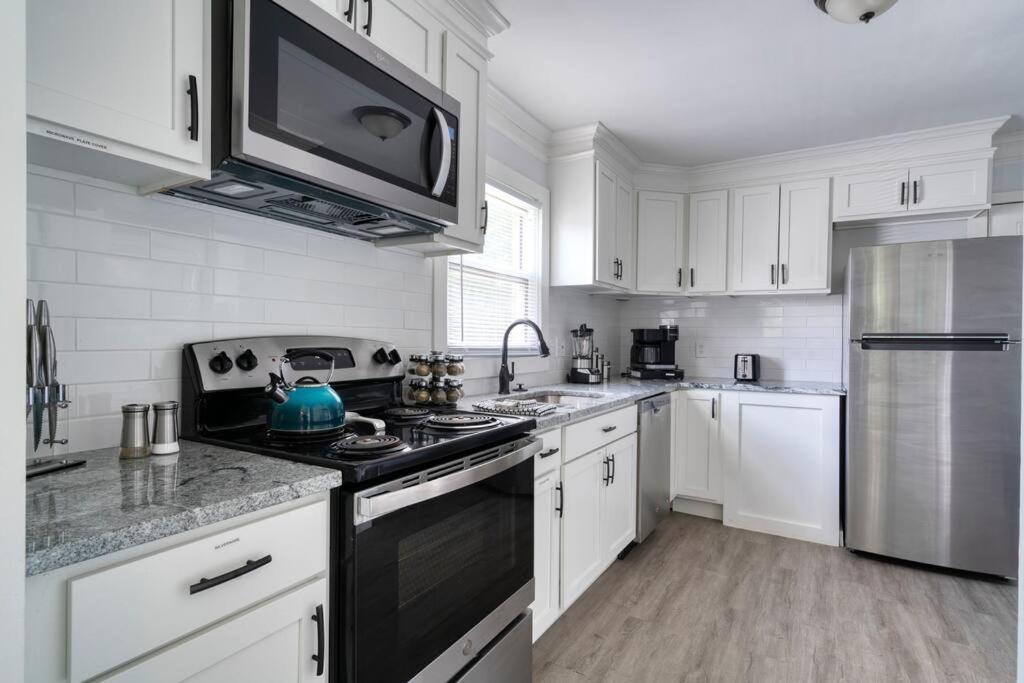 2Br 1Ba Duplex House King Beds Great For Small Groups Close To All Uptown Charlotte Attractions Exterior foto