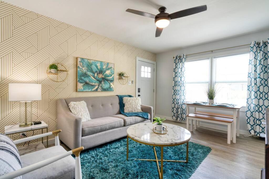 2Br 1Ba Duplex House King Beds Great For Small Groups Close To All Uptown Charlotte Attractions Exterior foto